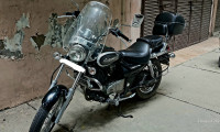 Black Bajaj Avenger Cruise 220