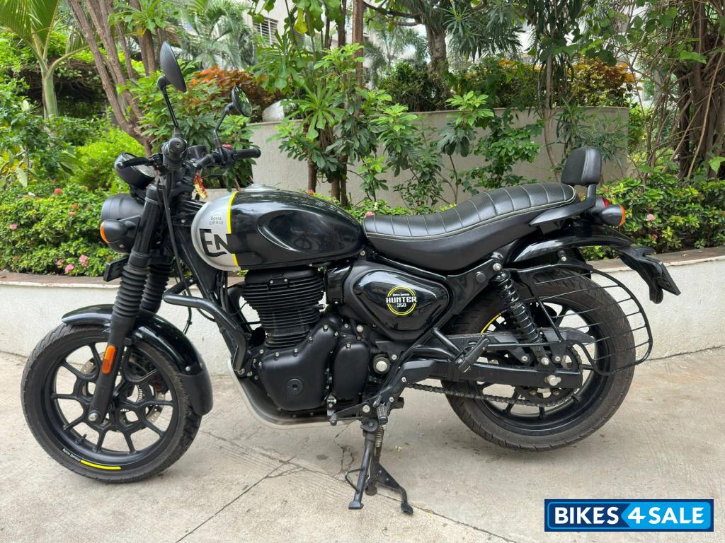 Rebel Black Royal Enfield Hunter 350 Metro