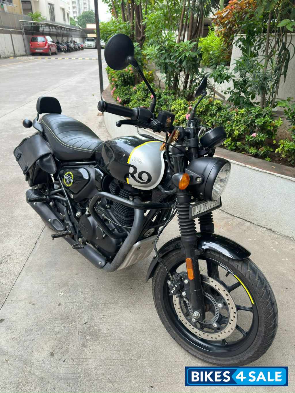 Rebel Black Royal Enfield Hunter 350 Metro