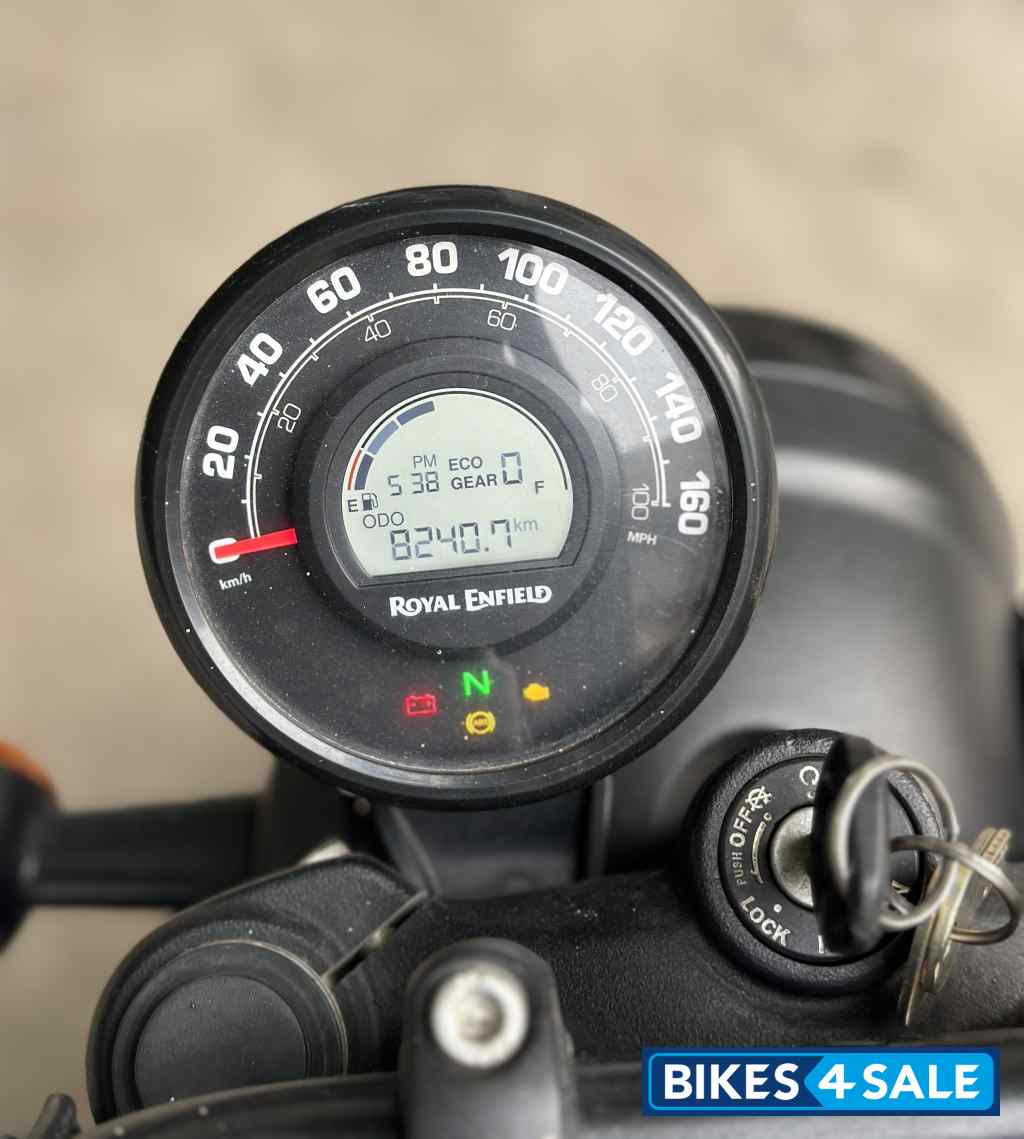 Rebel Black Royal Enfield Hunter 350 Metro