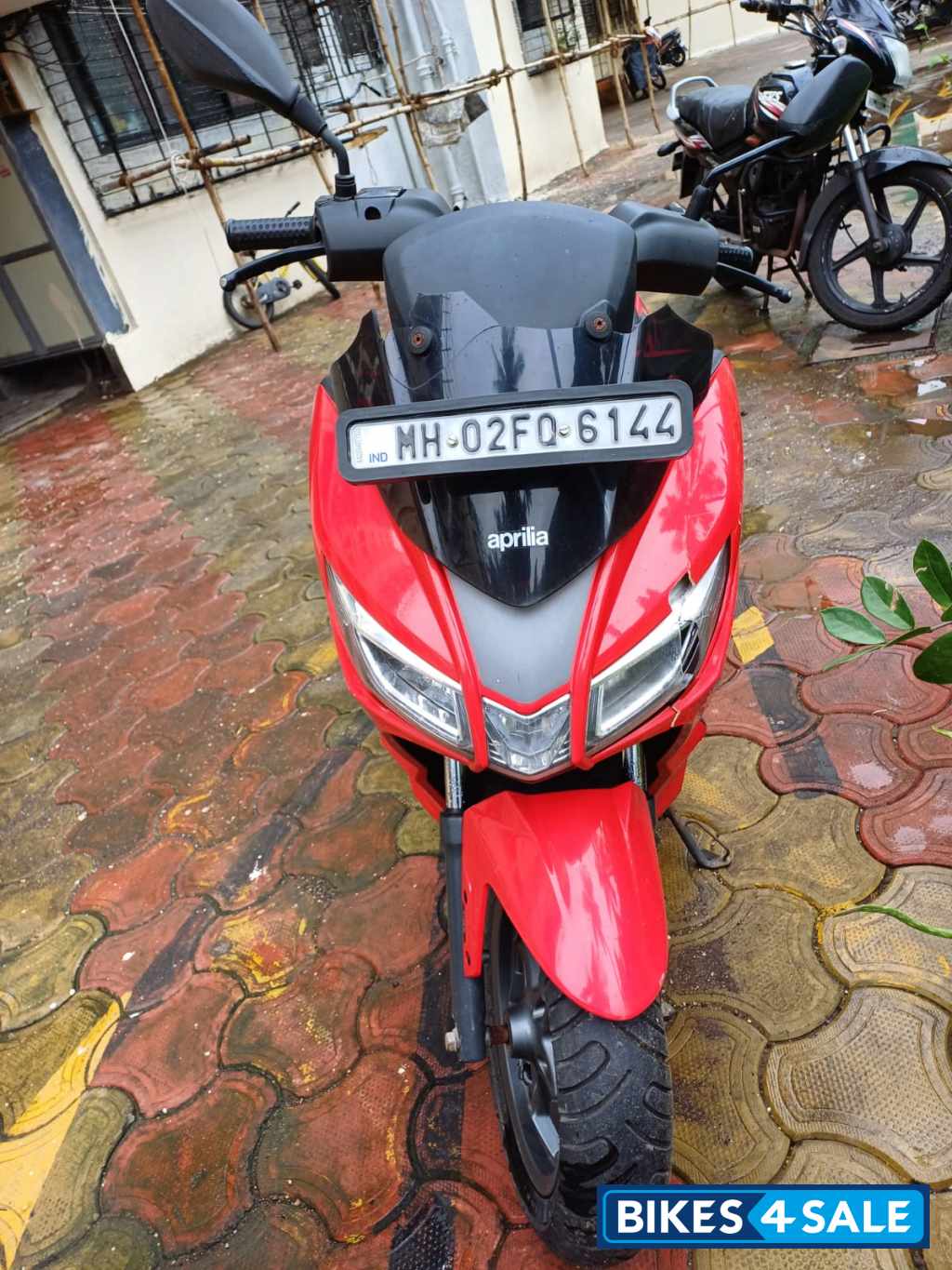 Red & Black Aprilia SXR 125 Red & Black Aprilia SXR 125