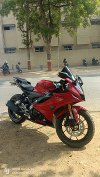 Yamaha R15 V4