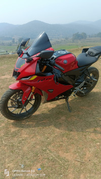 Yamaha R15 V4