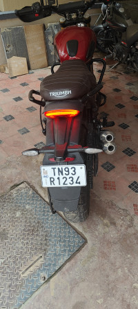 Red Triumph Scrambler 400 X