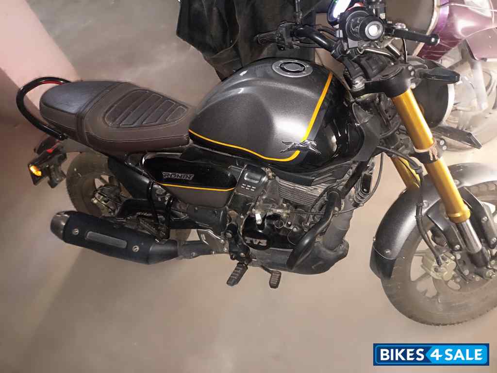 TVS Ronin TD