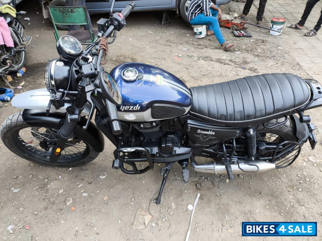 Blue And Silver Yezdi Scrambler Dual Tone