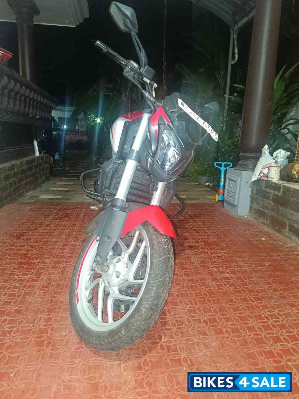 Bajaj Dominar 250