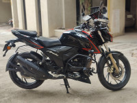 Black TVS Apache RTR 200 4V 2022