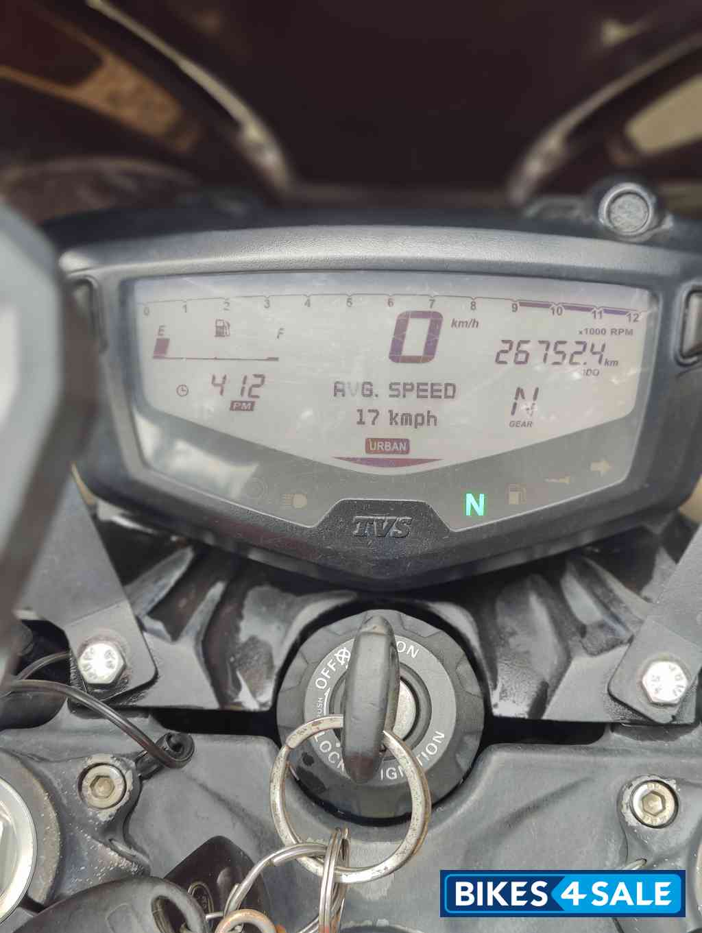 Black TVS Apache RTR 200 4V 2022