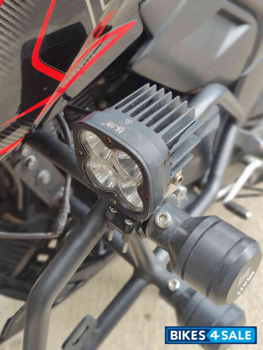 Black TVS Apache RTR 200 4V 2022