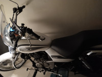 Moon White Bajaj Avenger Cruise 220