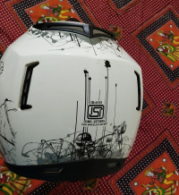 Moon White Bajaj Avenger Cruise 220