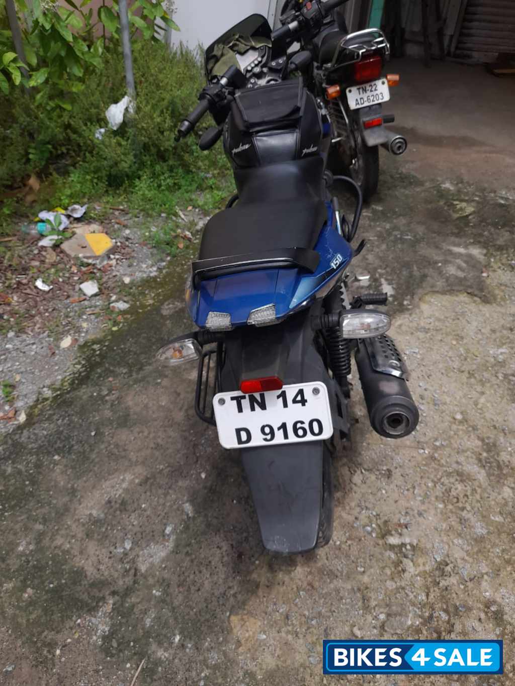Blue Bajaj Pulsar 150 DTSi
