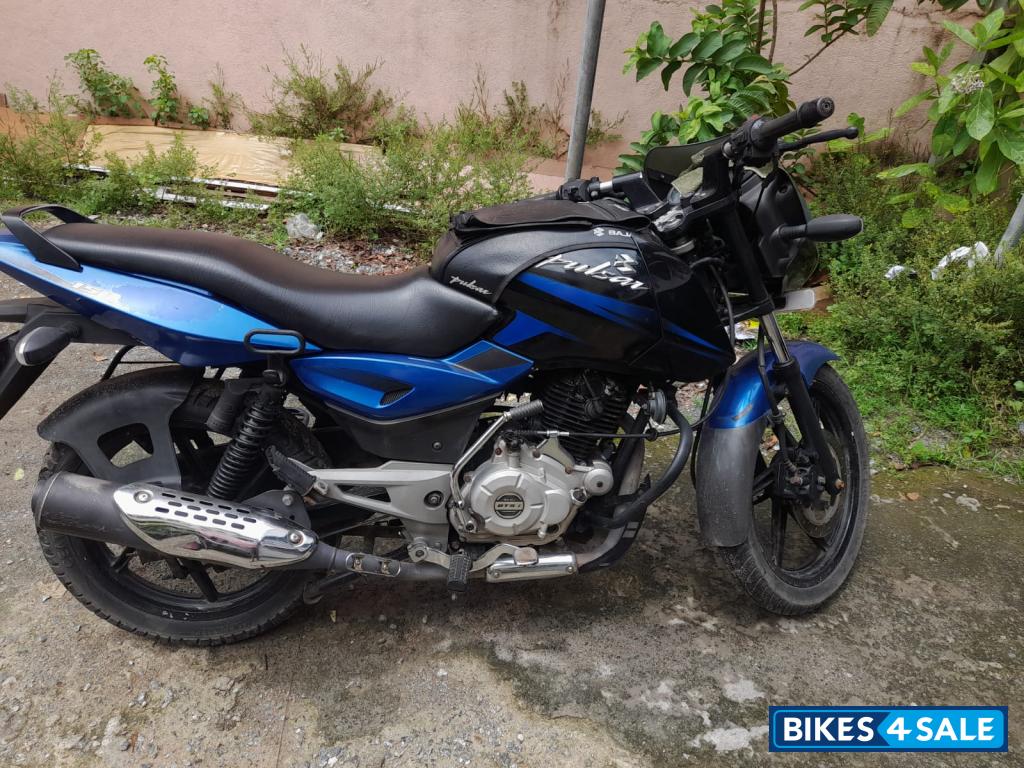 Blue Bajaj Pulsar 150 DTSi