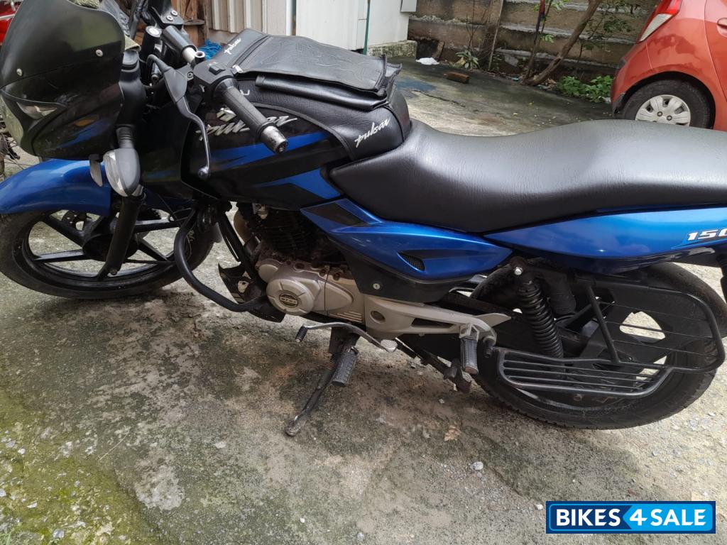 Blue Bajaj Pulsar 150 DTSi