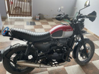 Yezdi Scrambler Dual Tone