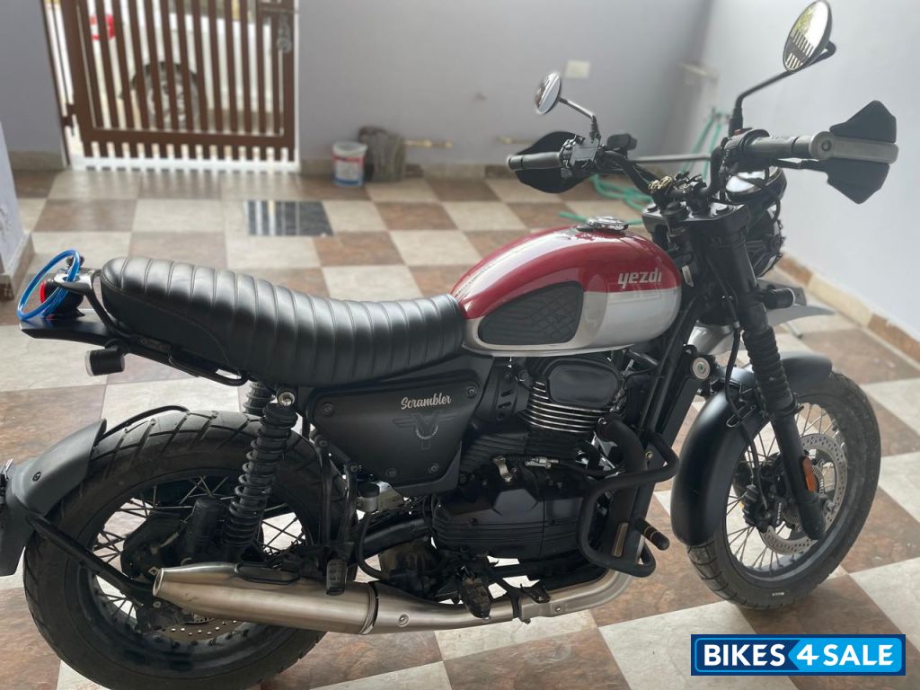Red Yezdi Scrambler Dual Tone