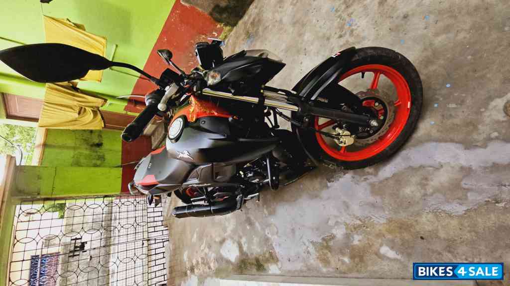 Black And Red TVS Apache RTR 160 4V Special Edition