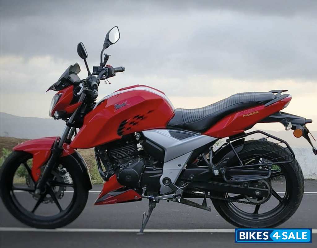 TVS Apache RTR 160 4V