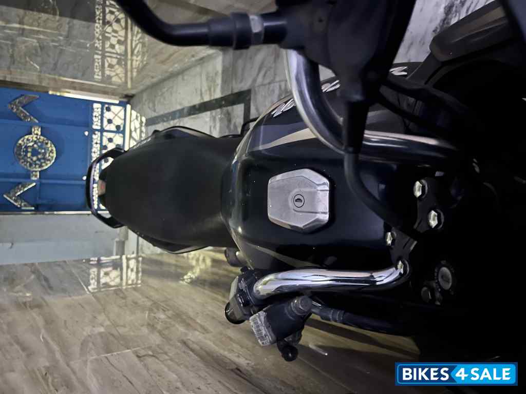 Black Bajaj Discover 150 F