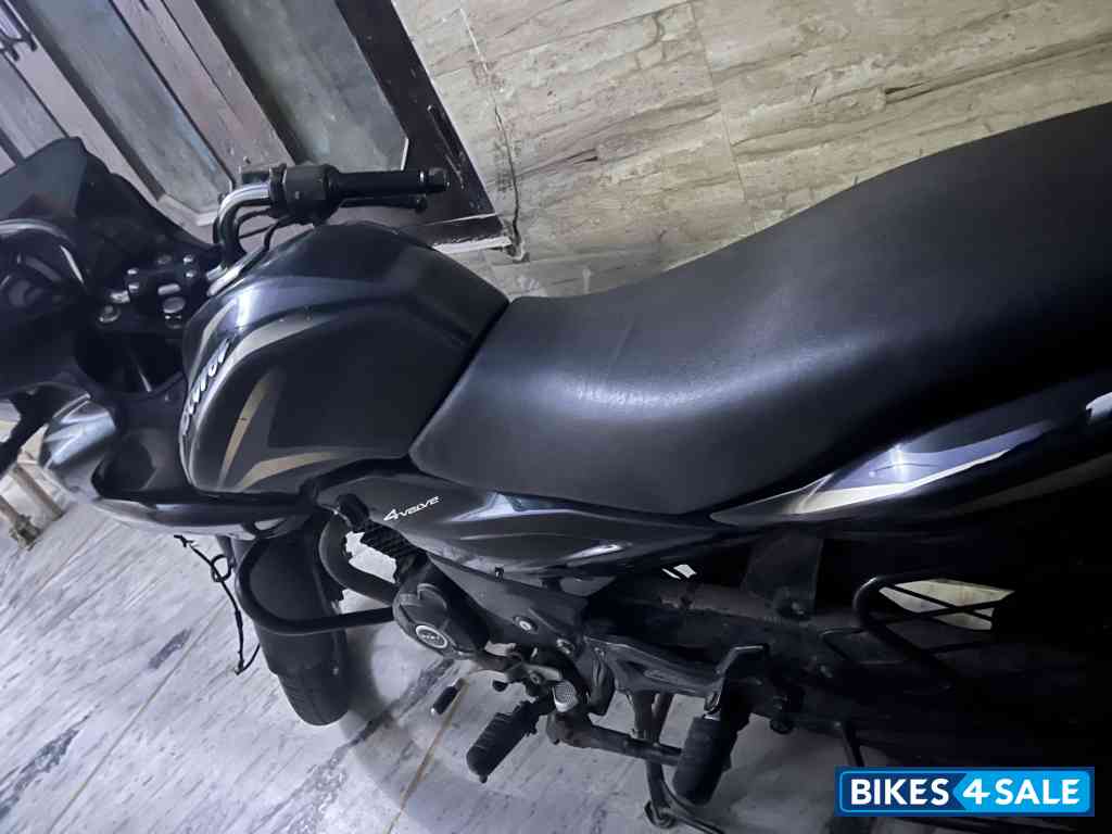 Black Bajaj Discover 150 F