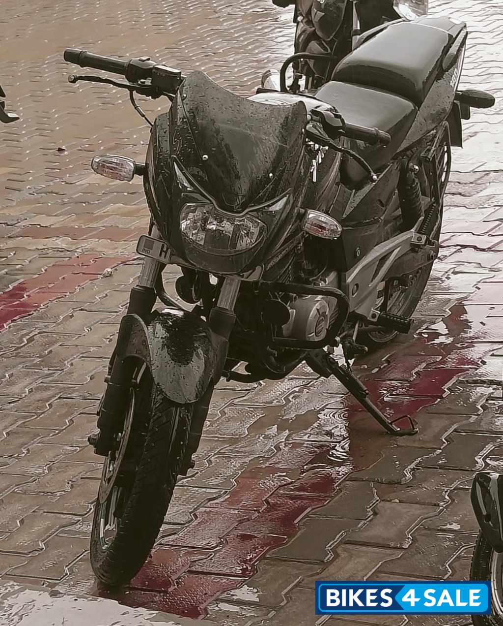 Bajaj Pulsar 180