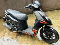 Nero Black Red Aprilia SR 150