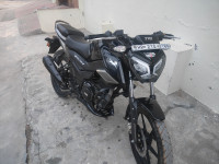 Black TVS Raider 125