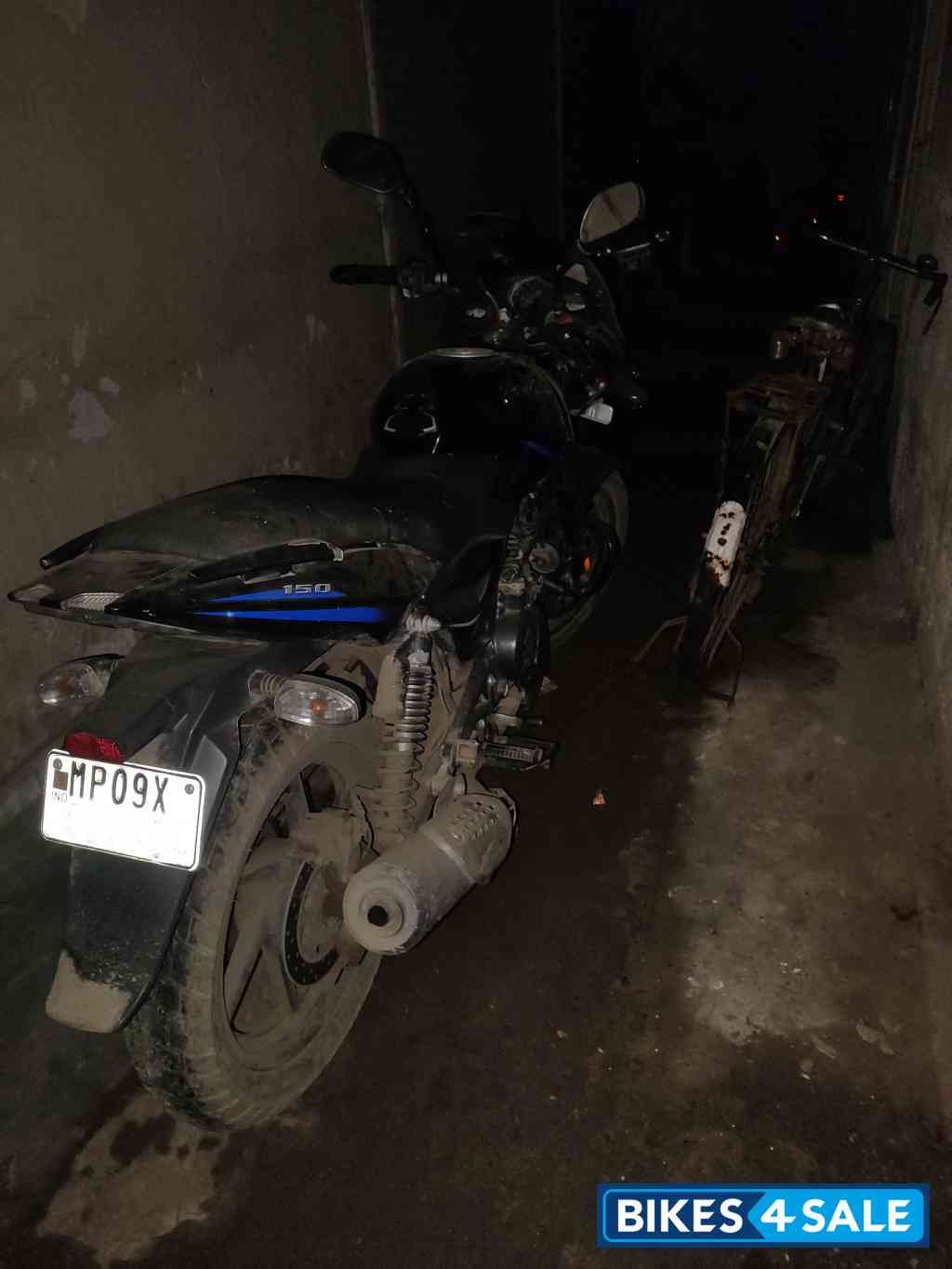 Blue Bajaj Pulsar 150 Twin Disc BS6