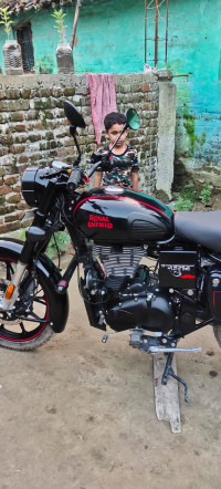 Black Royal Enfield Classic Stealth Black