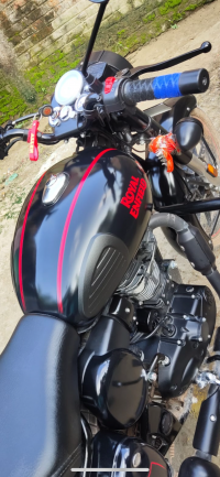 Black Royal Enfield Classic Stealth Black