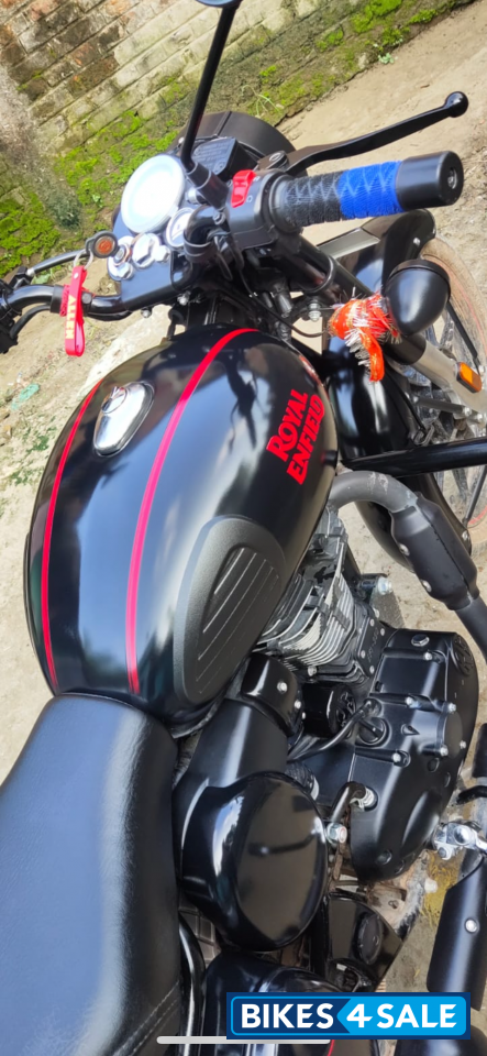 Black Royal Enfield Classic Stealth Black