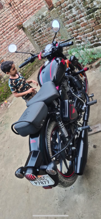 Black Royal Enfield Classic Stealth Black