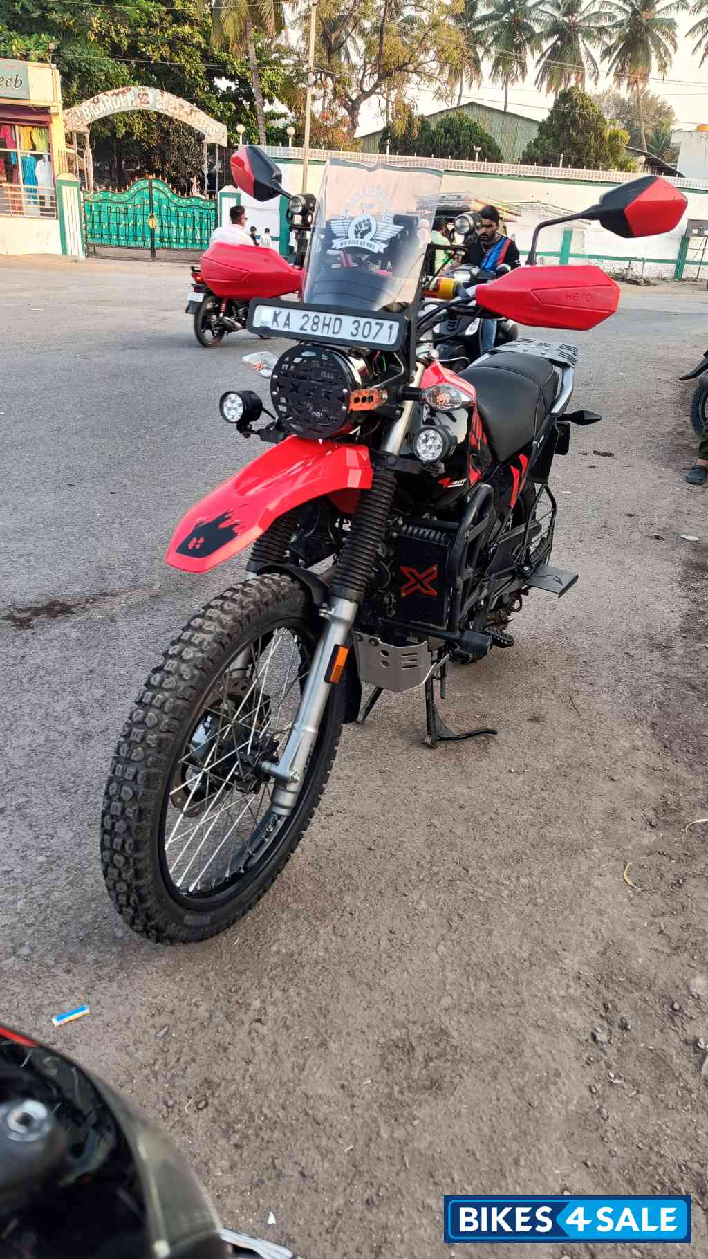 Red N Black Hero Xpulse 200 4V