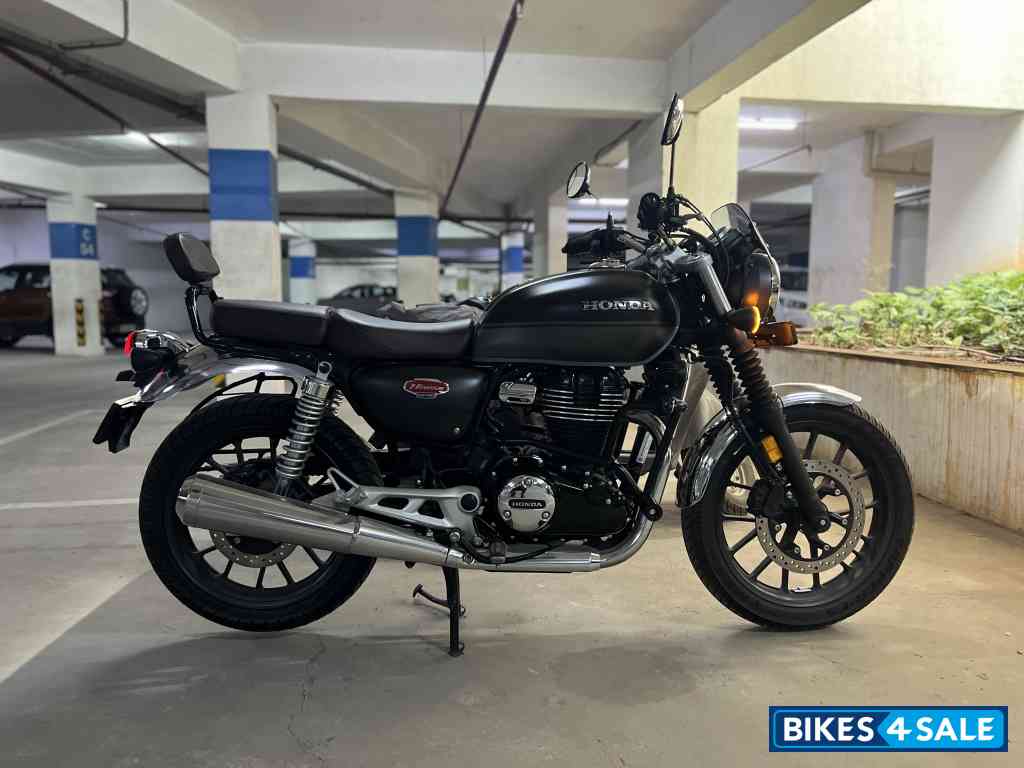 Matt Black Honda Hness CB350 DLX Pro