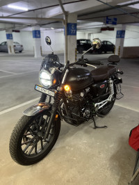 Matt Black Honda Hness CB350 DLX Pro