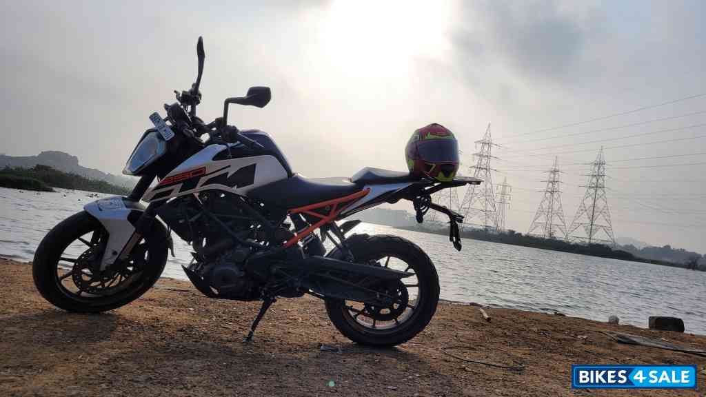 Black White KTM Duke 250