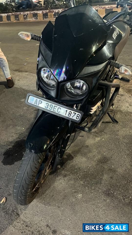 Black Mahindra Mojo 300 ABS BS6