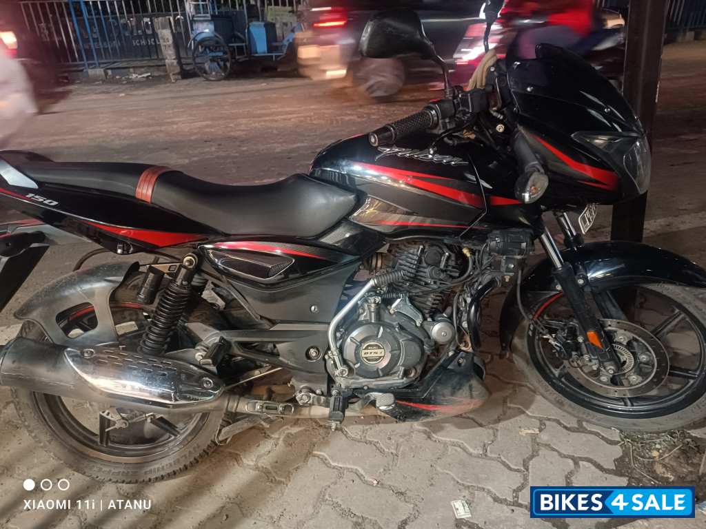 Ebony Black Red Dkl Bajaj Pulsar 150 BS6