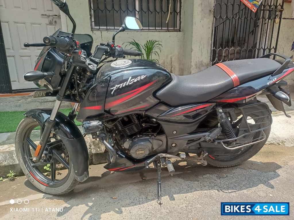 Ebony Black Red Dkl Bajaj Pulsar 150 BS6