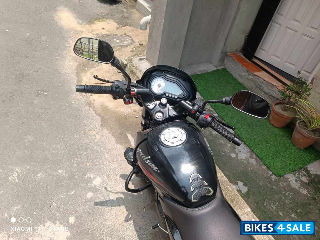 Ebony Black Red Dkl Bajaj Pulsar 150 BS6