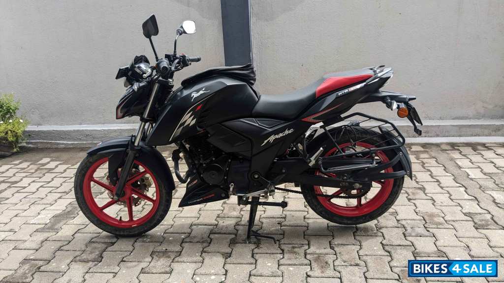 Matte Black TVS Apache RTR 160 4V Special Edition