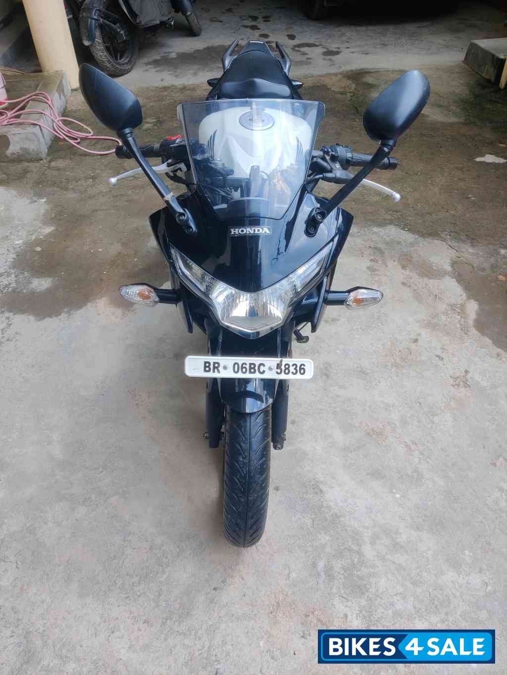 White And Black Honda CBR 250R ABS