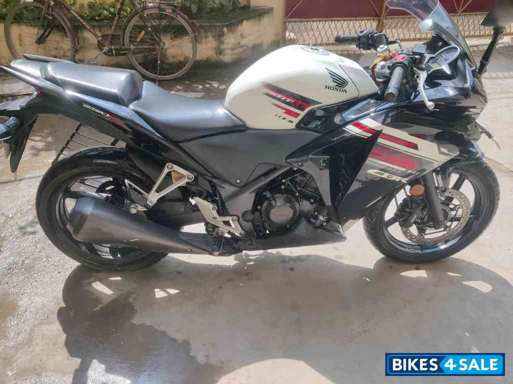 White And Black Honda CBR 250R ABS