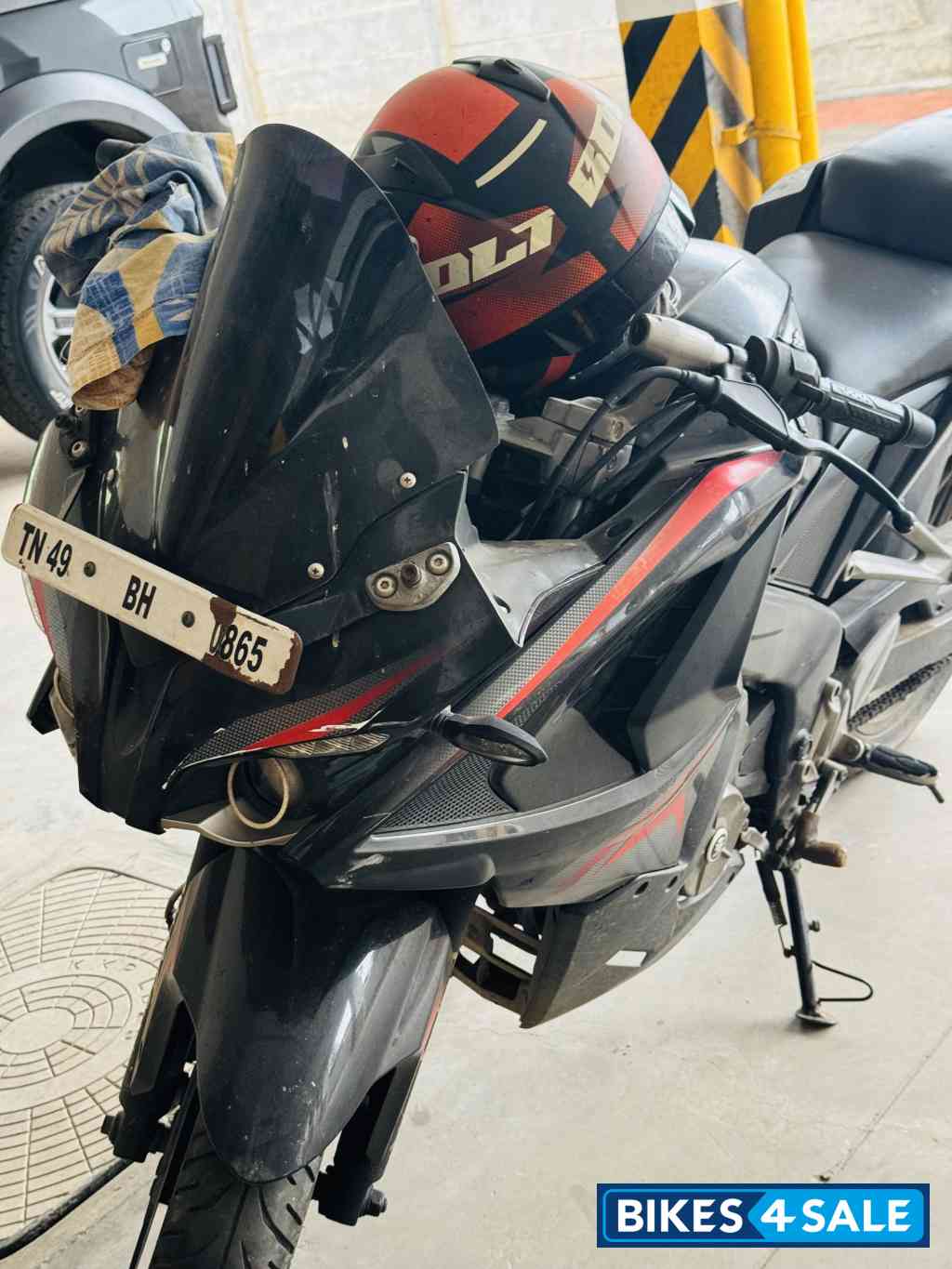 Bajaj Pulsar RS 200 ABS