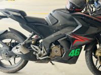 Bajaj Pulsar RS 200 ABS