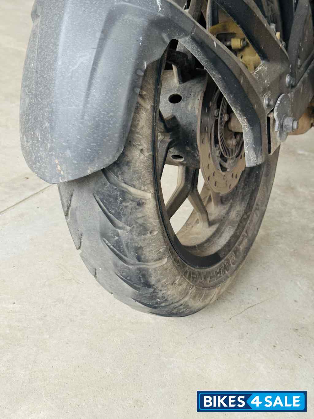 Bajaj Pulsar RS 200 ABS