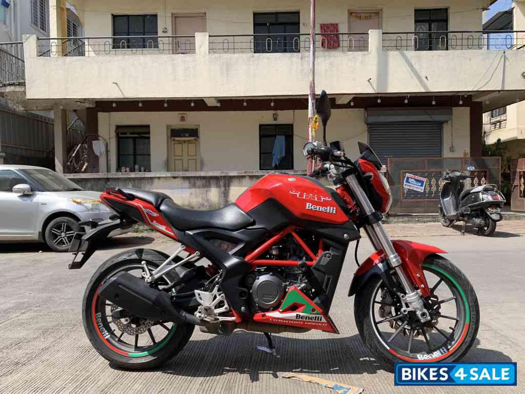 Red Benelli TNT 25