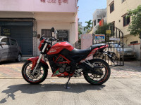 Red Benelli TNT 25