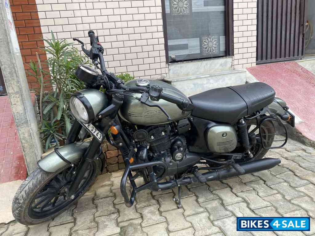 Jawa 42 Dual Channel ABS Cosmic Carbon